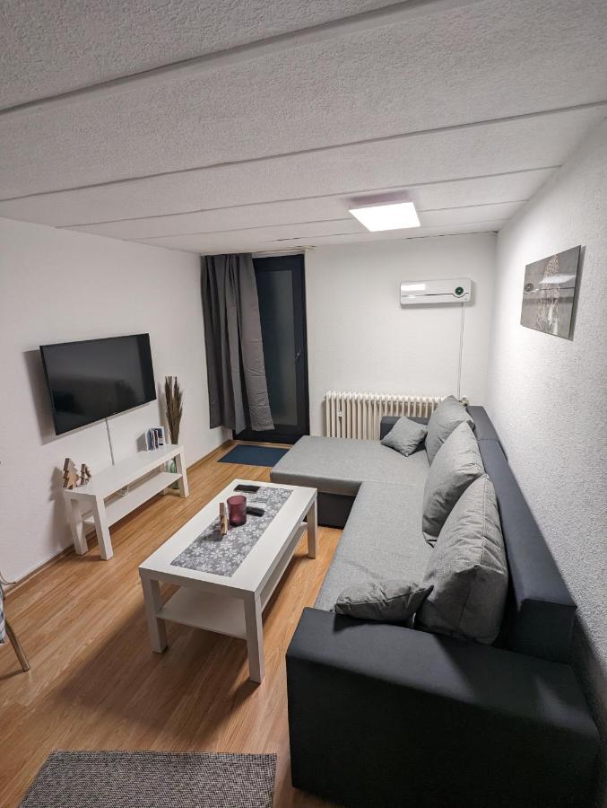 Direkt An Der S-Bahn Gelegenes Gemuetliches Souterrain Apartment Mit Privatem Zugang Troisdorf Exterior photo