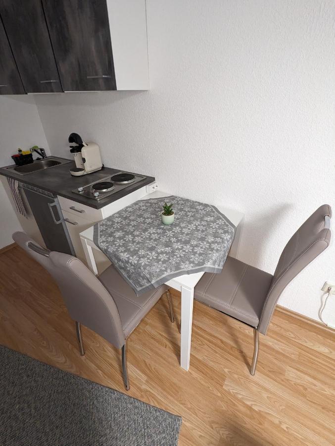 Direkt An Der S-Bahn Gelegenes Gemuetliches Souterrain Apartment Mit Privatem Zugang Troisdorf Exterior photo